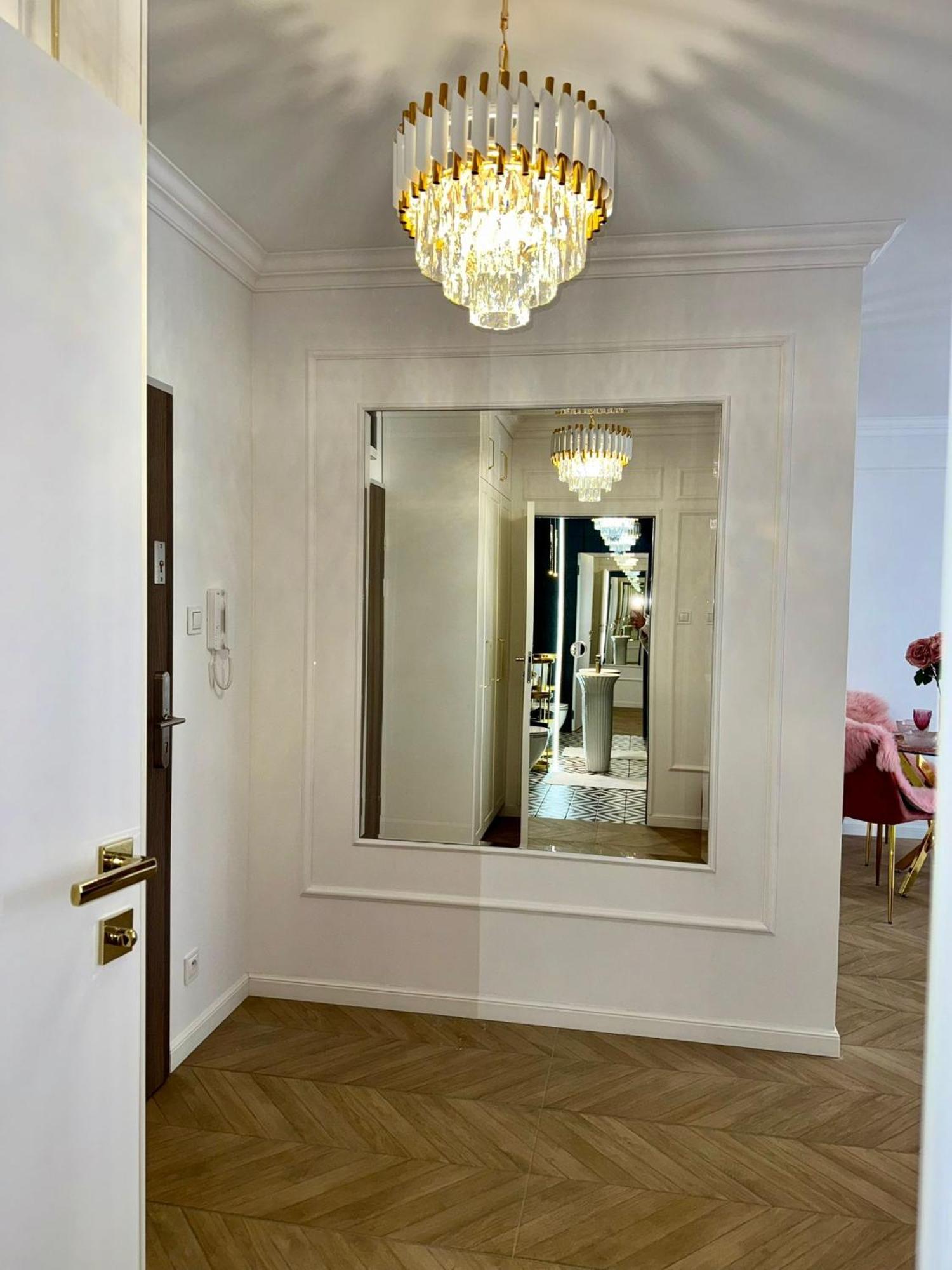 Just Unique Rose Apartment